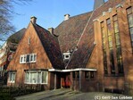 De kant aan het Laantje zonder Eind met de voormalige kosterswoning.
<br/>
Gert-Jan Lobbes, 2017